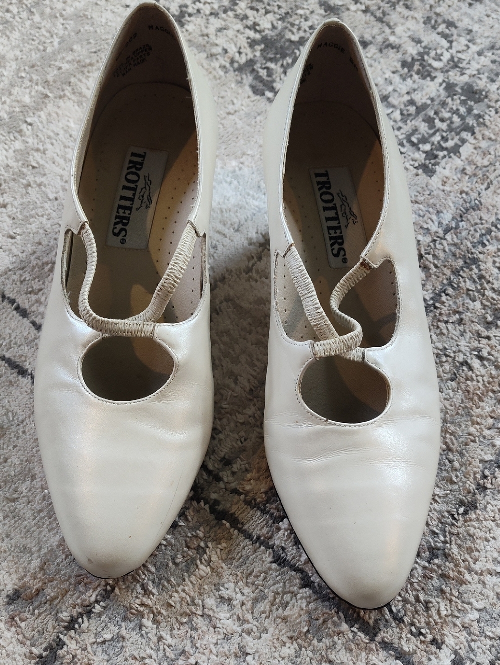 Trotters, Maggie,  Champagne Metallic, 9B